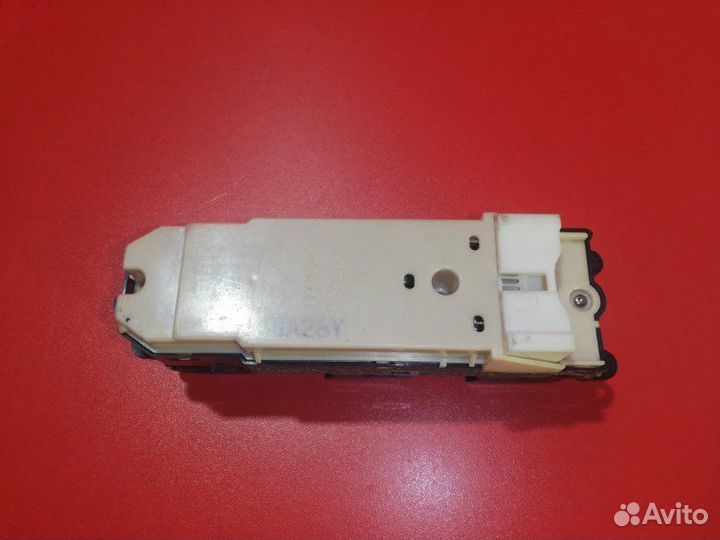 Блок управления стеклоподъемниками передний правый