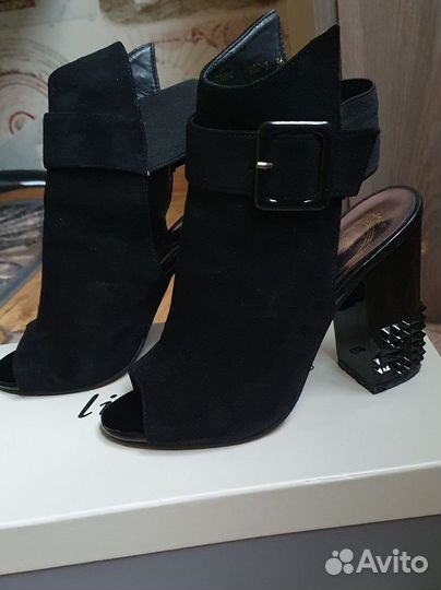 Босоножки замшевые 36 размер