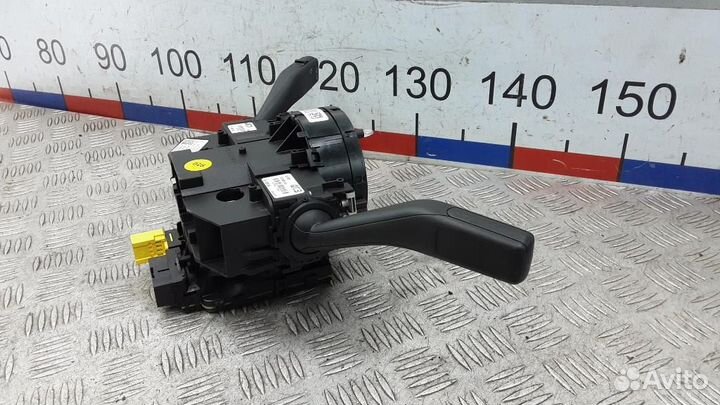 Переключатель поворотов подрулевой Skoda Octavia