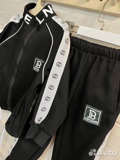 Костюм детский новый