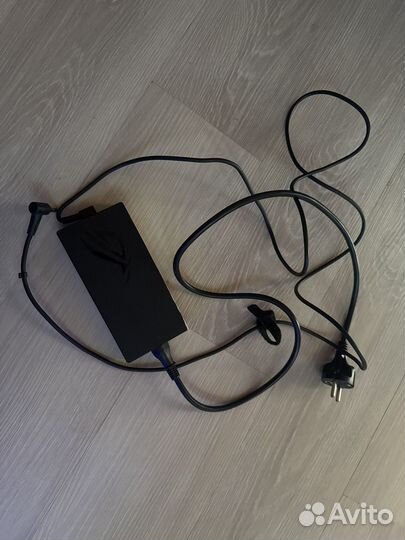 Зарядка на ноутбук