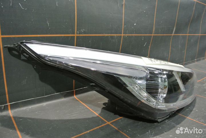 Фара правая (ксенон) - Kia Ceed 2
