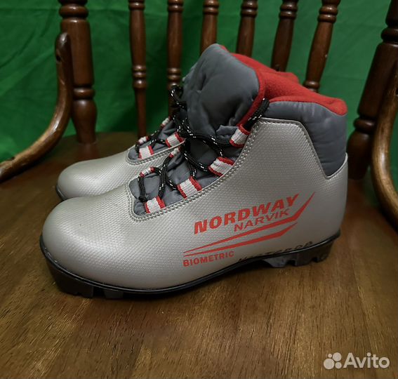 Лыжные ботинки