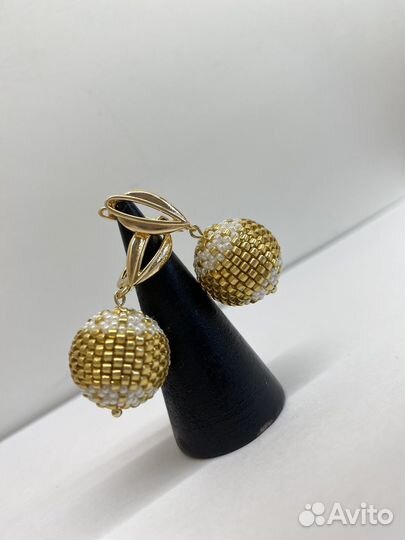 Серьги-шарики из бисера