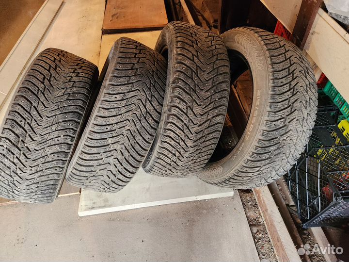 Nokian Tyres Hakkapeliitta 8 215/55 R17