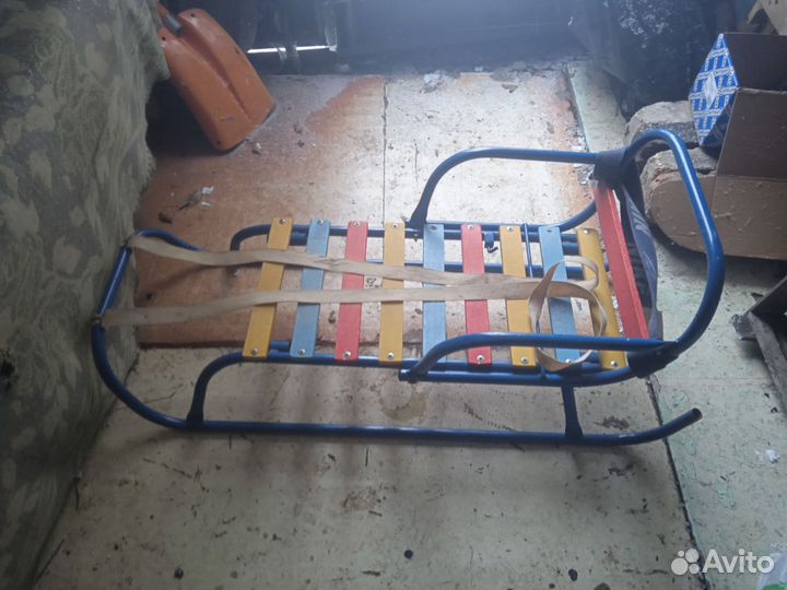 Санки металлические с ручкой