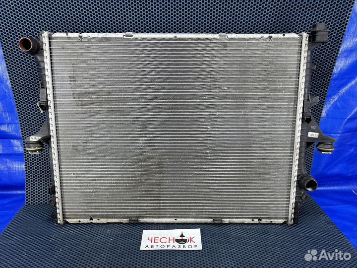 Радиатор двигателя Audi Q7 S-Line 2011г