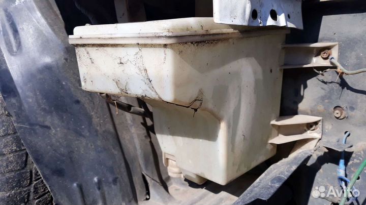 Бачок омывателя nissan sunny fb15