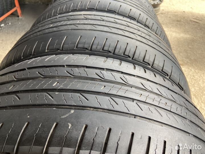 Bridgestone Dueler H/T 215/60 R17