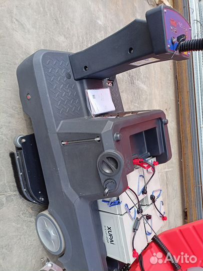 Cамоходная поломоечная машина серии NR810