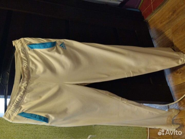 Женский спортивный костюм фирмы Адидас, оригинал