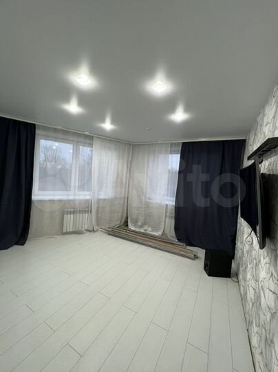 2-к. квартира, 56 м², 1/9 эт.