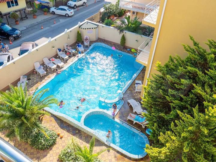 Апартаменты-студия, 25 м², 4/4 эт.