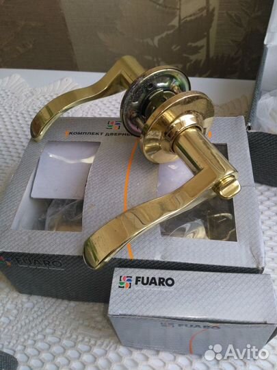 Дверные Ручки с защёлками для межкомнатных дверей