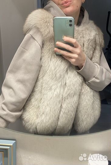 Меховая жилетка из песца