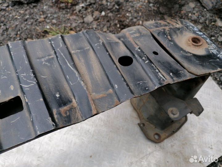 Усилитель бампера передний Mazda 3 BK 1.6 Z6