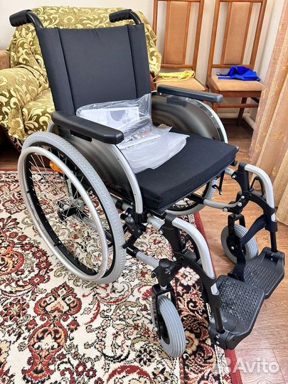 Продается новая инвалидная коляска