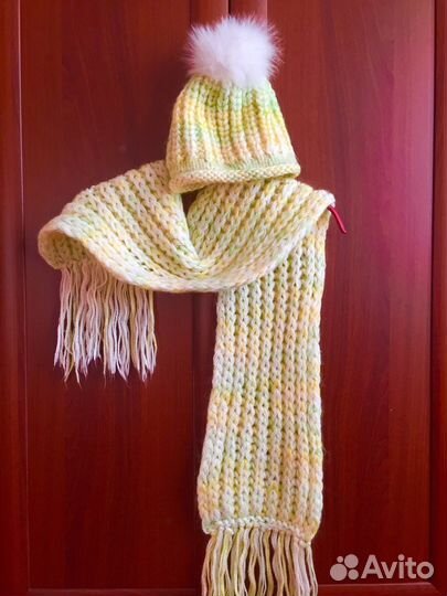 Вязаный комплект шапка и шарф