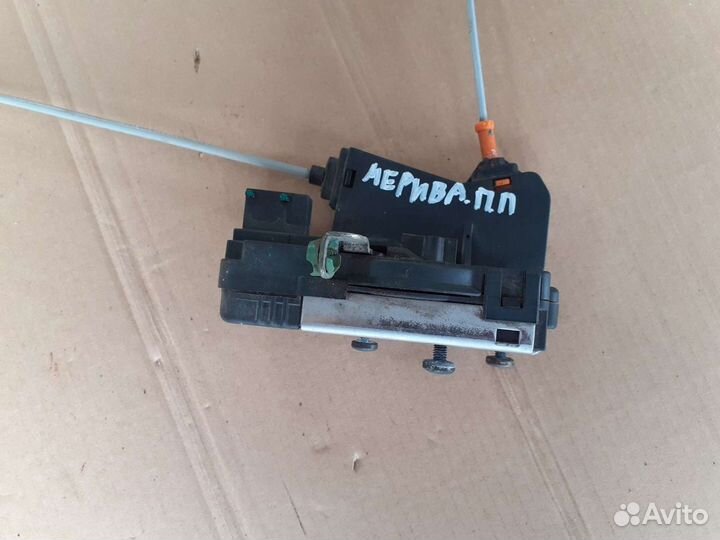 Замок двери передний правый Опель Мерива A