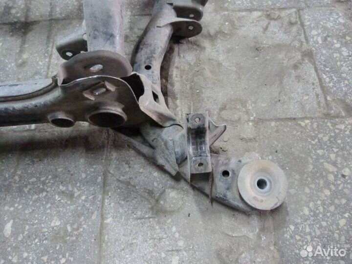 Подрамник задний VW Touareg Audi Q7 7L0500041