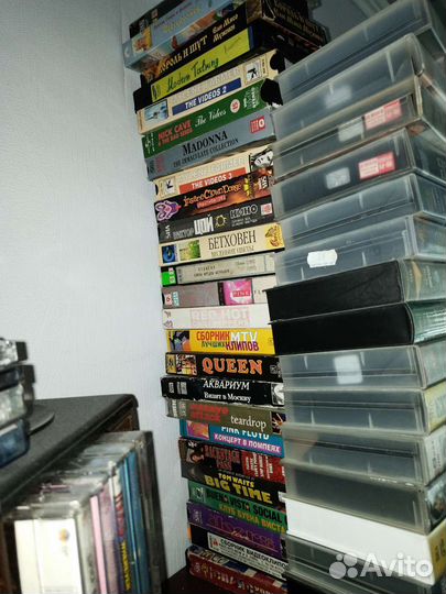 VHS Видеокассеты с фильмами + музыкальные