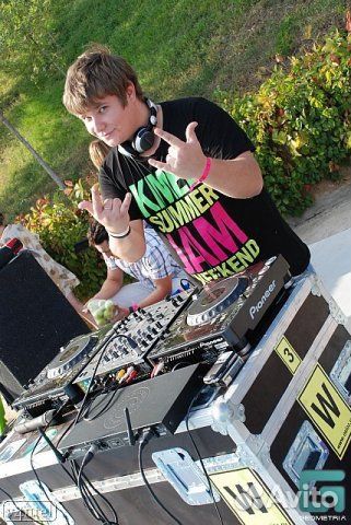 Диджей-ведущий DJ на ваш праздник