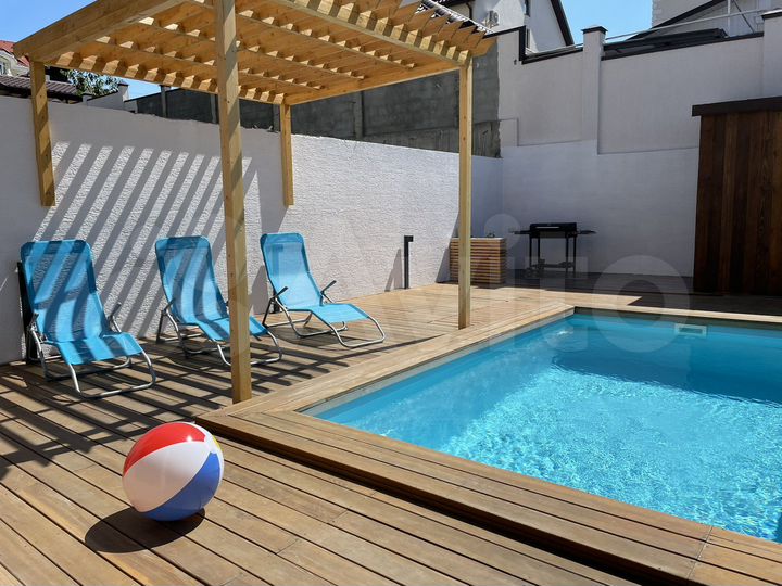 Дом 145 м² на участке 2 сот.