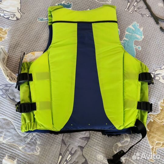 Спасательный жилет