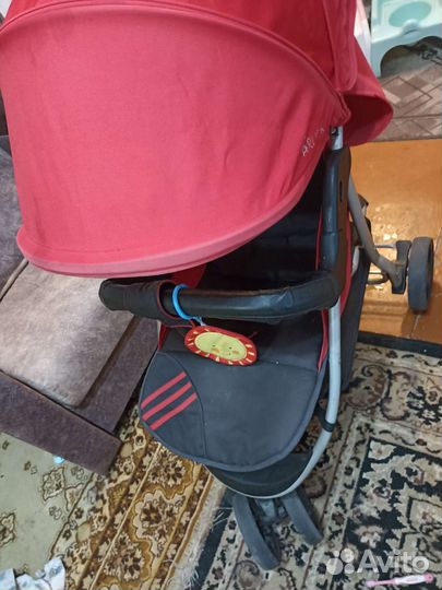 Прогулочная коляска трость