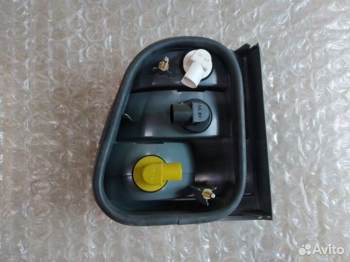 Фонарь внутренний задний левый Lancia Zeta 1995