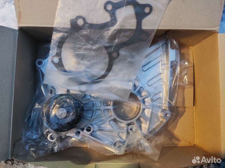 Водяной насос охлаждающей жидкости (помпа)