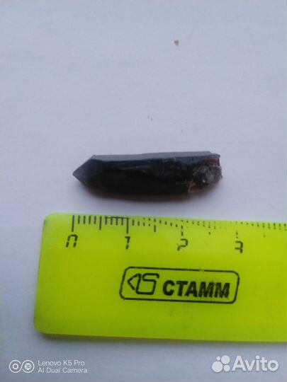 Кристалл кварца морион