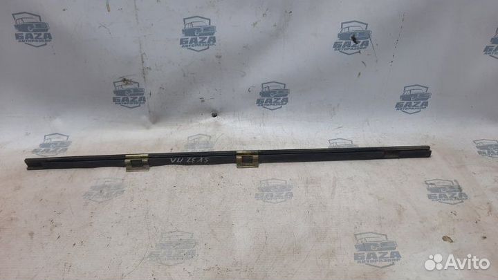 Уплотнитель стекла двери передний левый Toyota