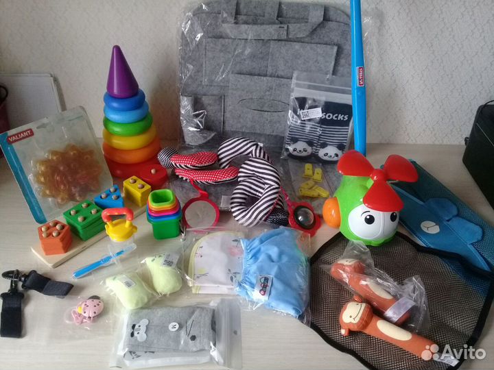Новые игрушки и принадлежности для малышей