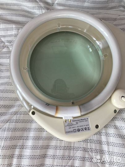 Лампа лупа настольная косметологическая/маникюрная