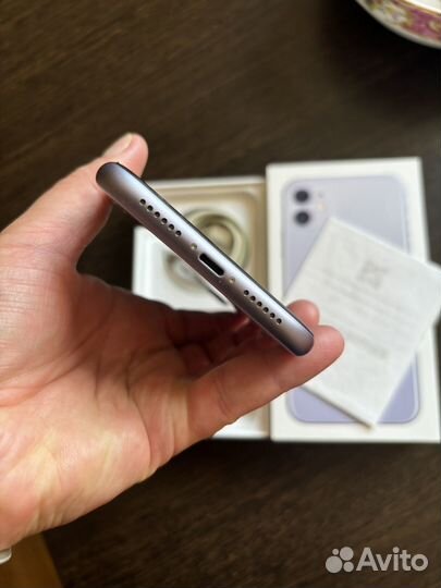 iPhone 11, 64 ГБ