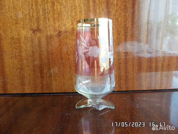 Бокалы, рюмки, стопки