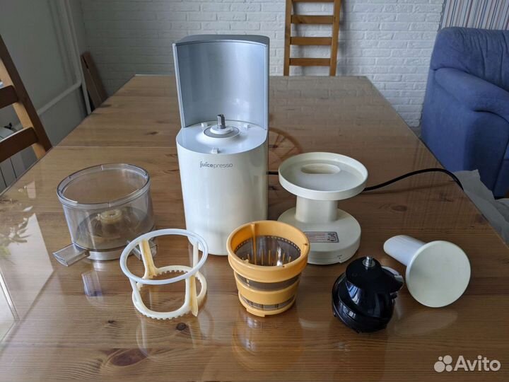 Корейская шнековая соковыжималка Coway