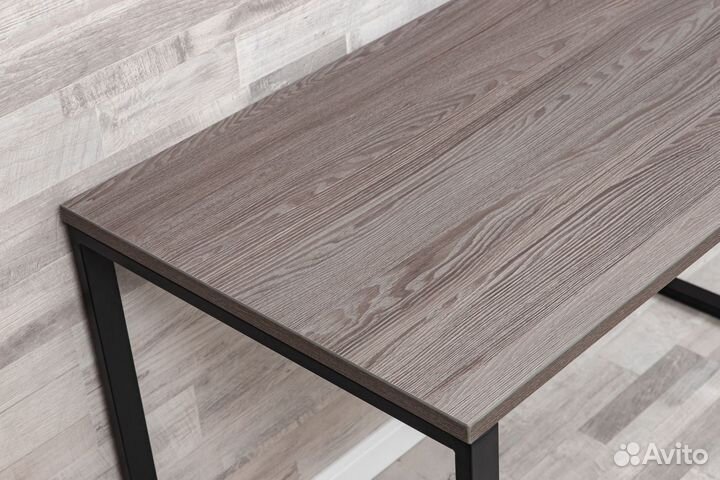 Письменный стол