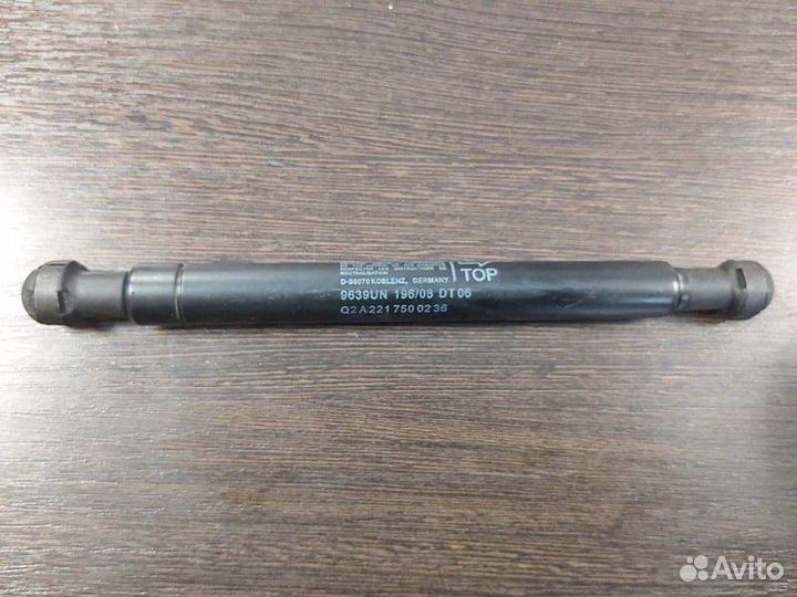 Амортизатор крышки багажника Mercedes S 500 4Matic