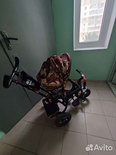 Детский велосипед с ручкой