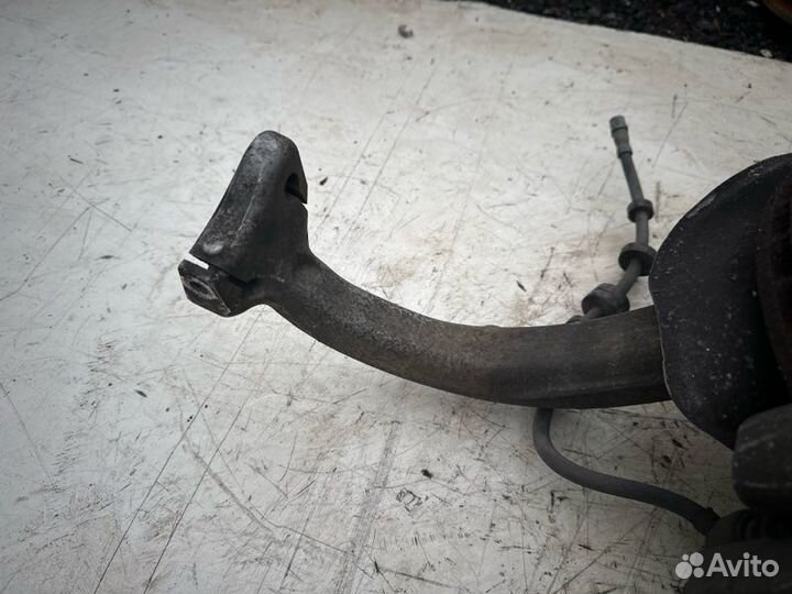 Ступица передняя правая Audi A4 B8 caeb 2009