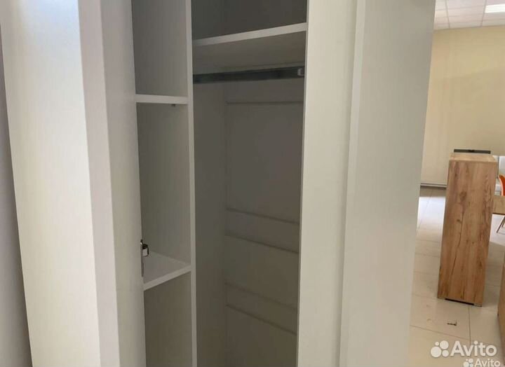 Угловой шкаф