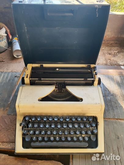 Пишущая машинка