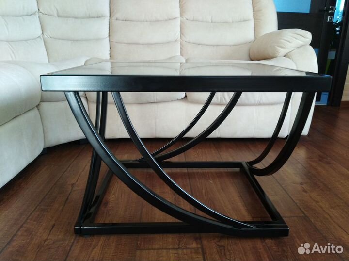 Журнальный столик