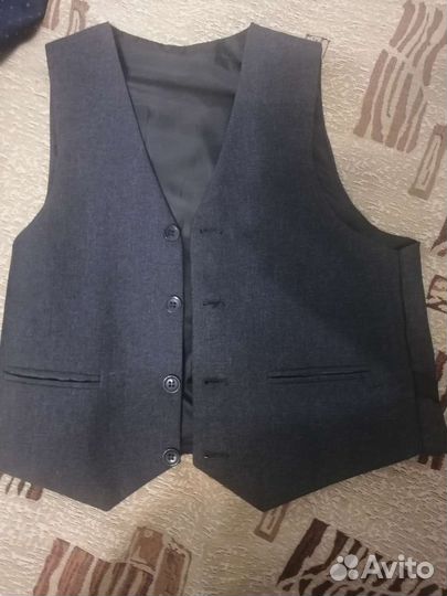 Жилетка для мальчика школьная