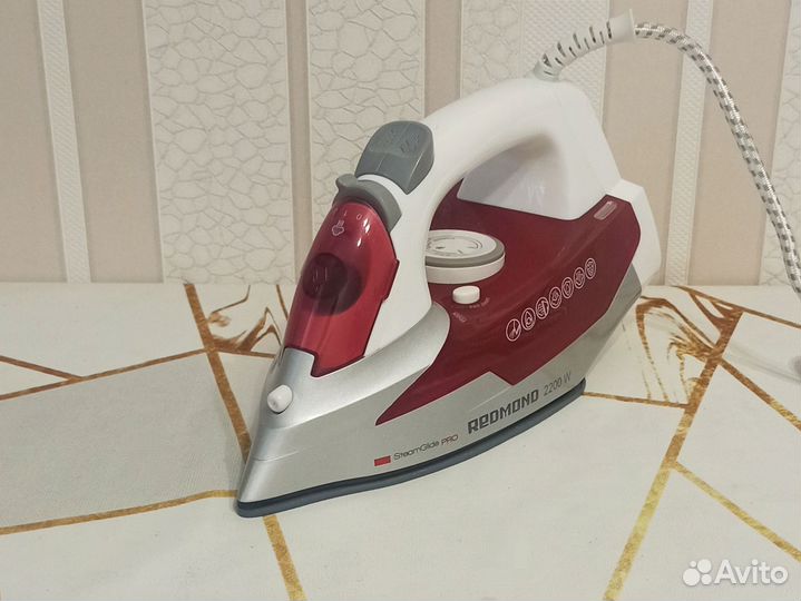 Новый утюг Redmond RI-C258
