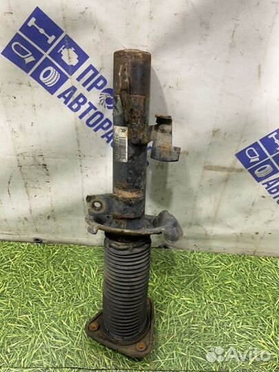 Амортизатор подвески передний правый Volvo S40