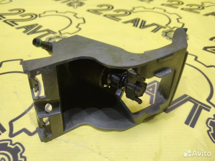 Форсунка омывателя фар передняя левая Volkswagen