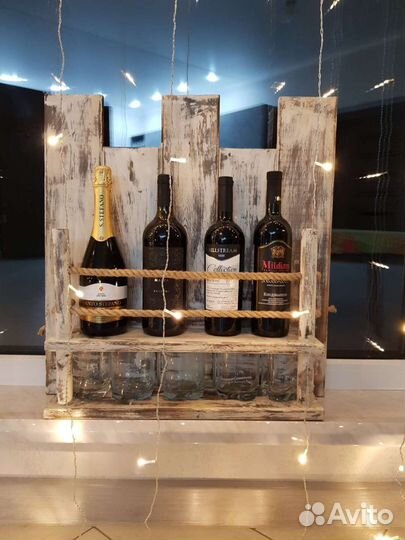 Полка для бутылок и бокалов